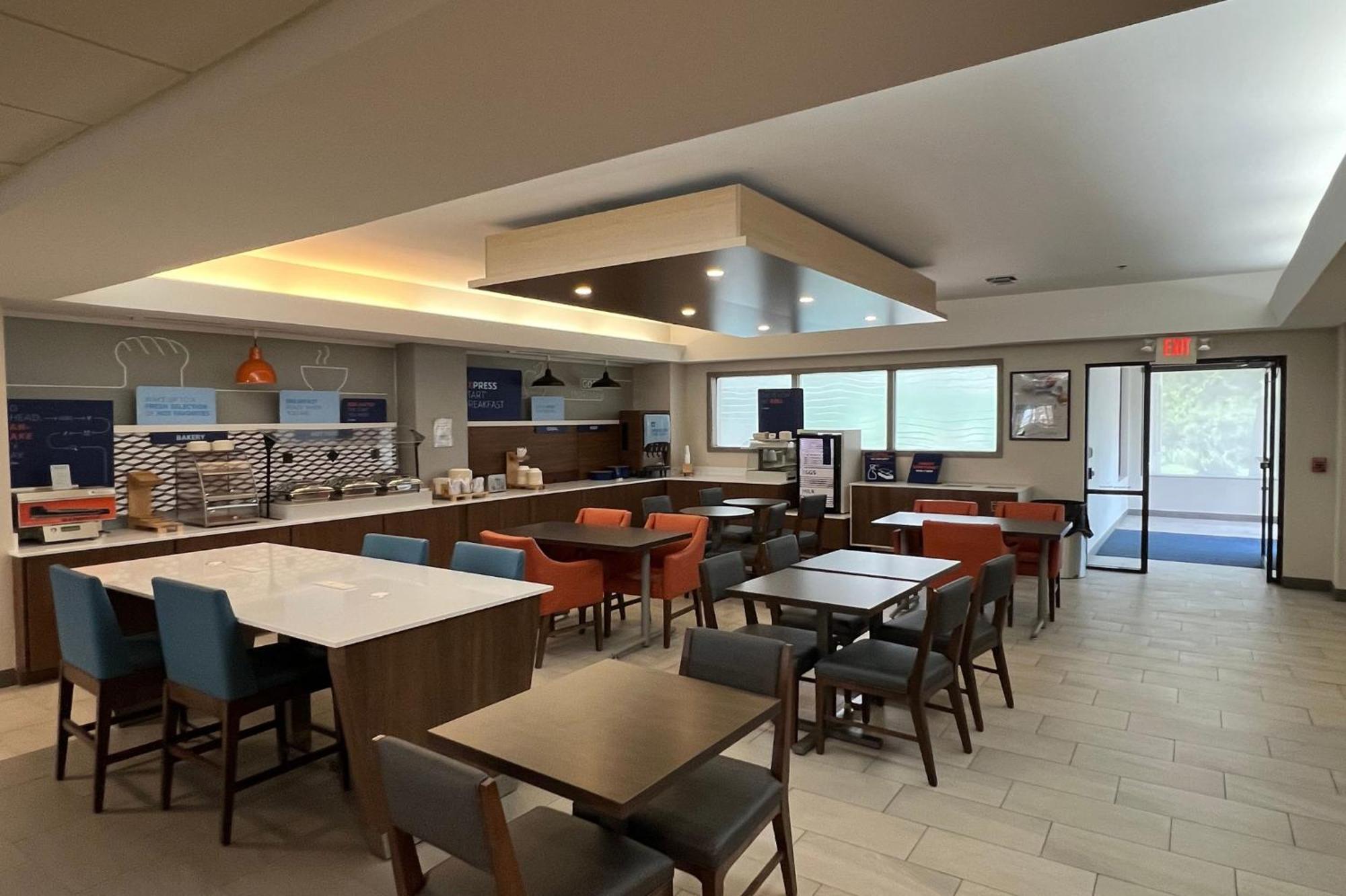 Holiday Inn Express Harrisburg I-81 - Hershey By Ihg Manadahill Exterior foto